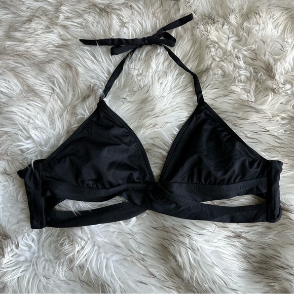 Black swim suit tops - Picture 2 of 3